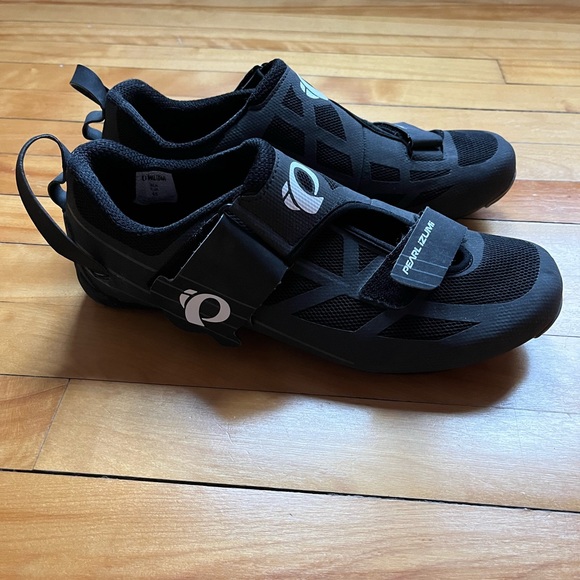 Cycling Shoes - Picture 1 of 4